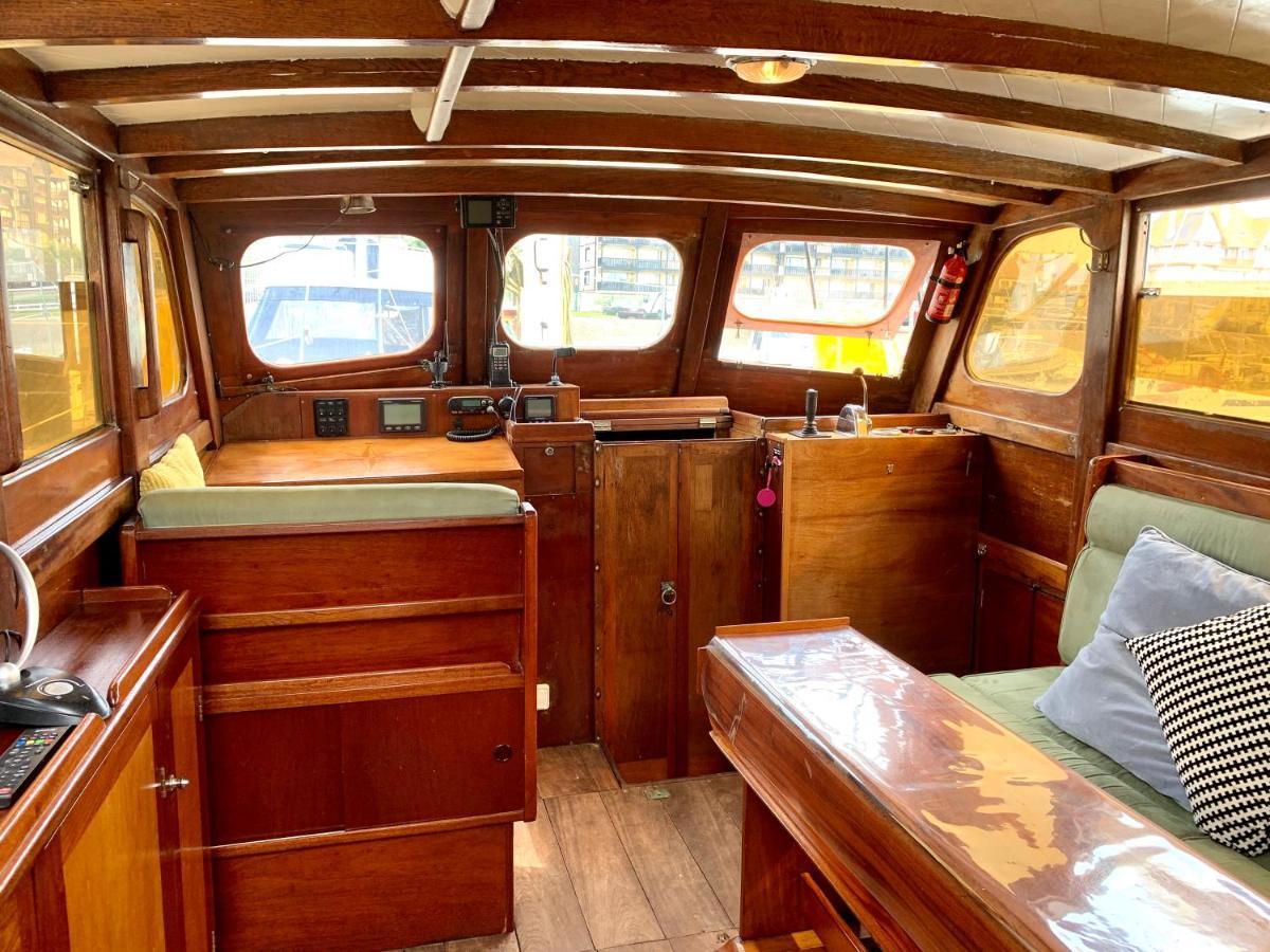 Botel Port Yacht Vintage Deauville