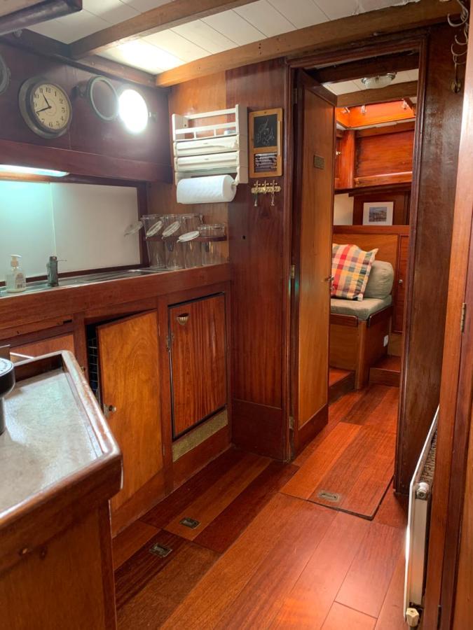 Botel Port Yacht Vintage *