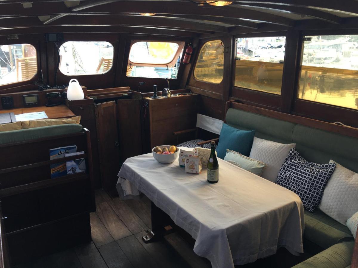 Botel Port Yacht Vintage *